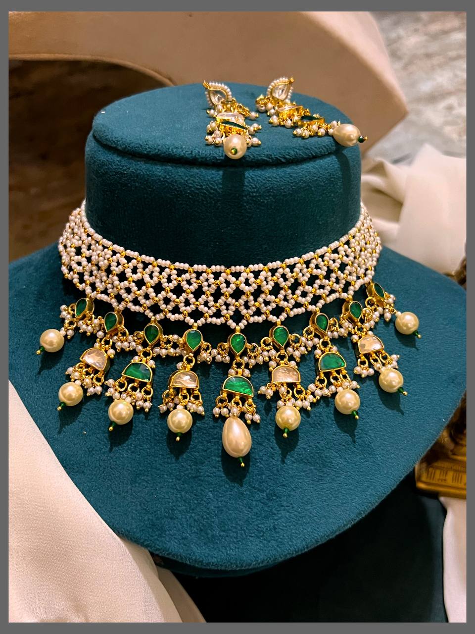 Rich Chokar White Pearl and Green Stone - PB00438