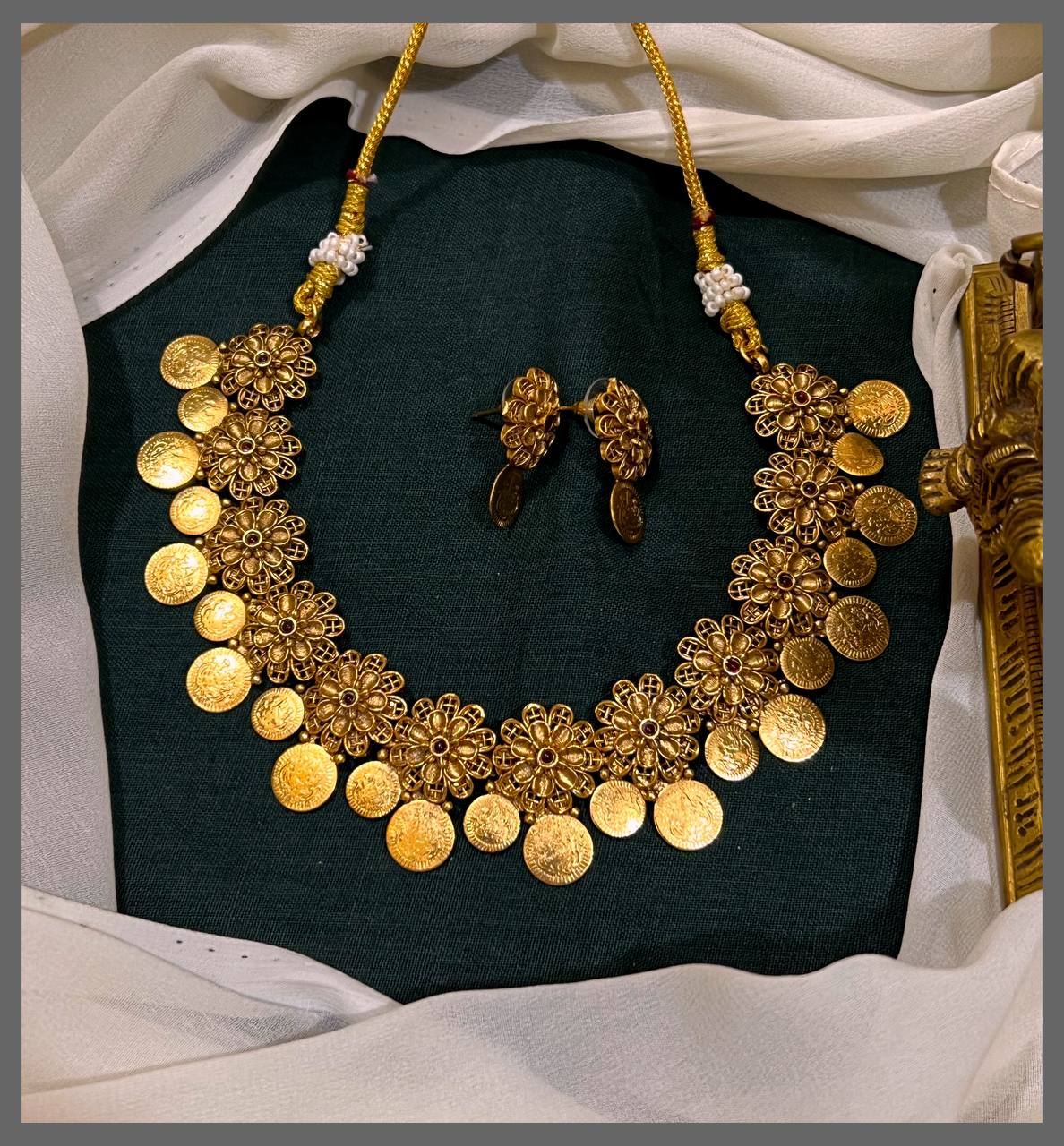 Antique Kaasu with Antique Flower Necklace in Nakshi - NN00760