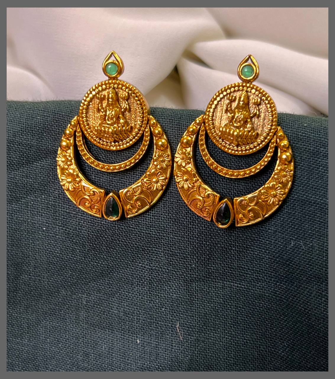 Emerald Lakshmi Earring in Nakshi - NE00606