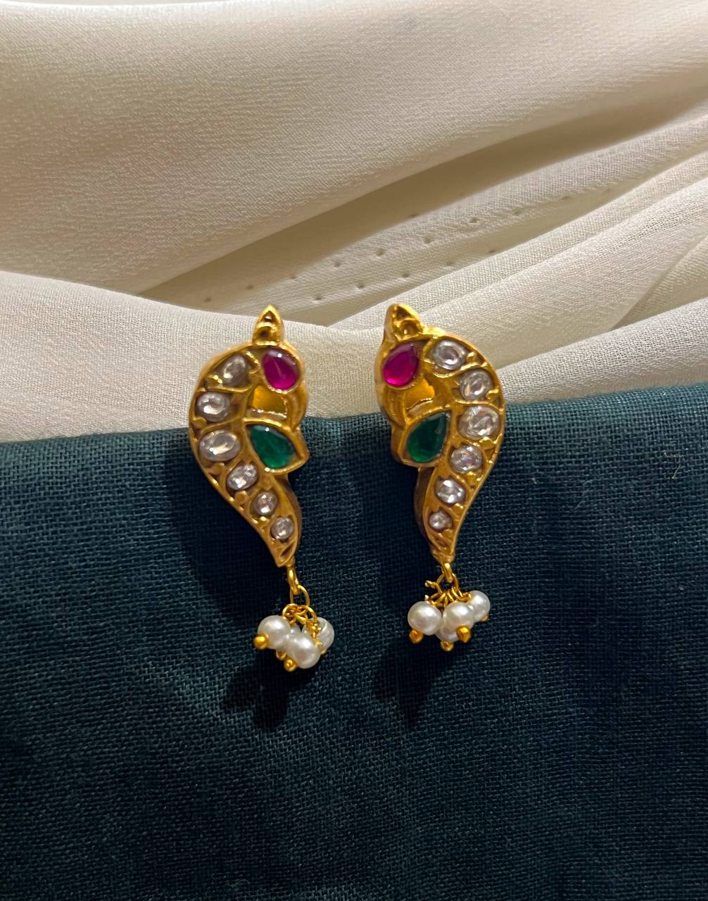 Jadau Kundan Peacock Studs With Screw -KE00585
