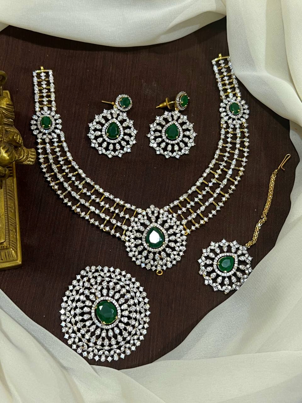 Daimond detachable pendant combo with Earrings and Tika - DH008