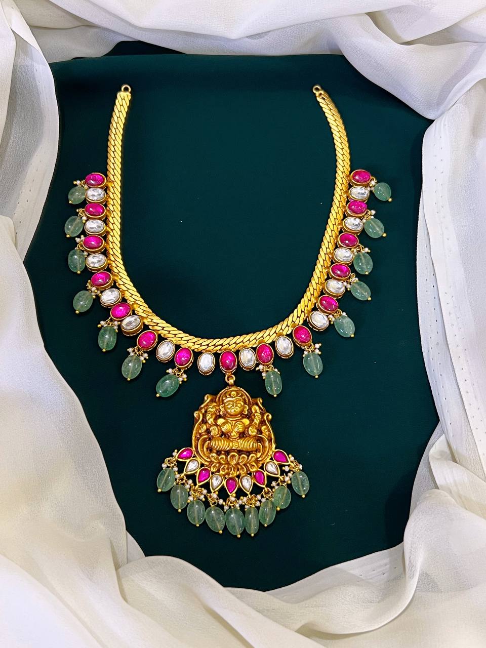 Lakshmi Necklace in Jadau Kundan with Pendent - KN0050