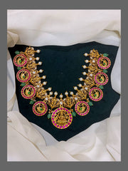 Beautiful Bottu Necklace in Jadau - KN00231