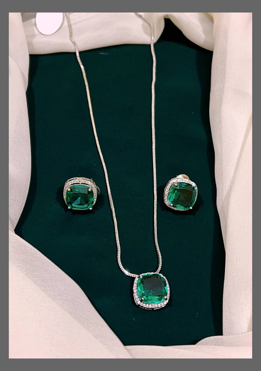 Beautiful Stones Pendent In Diamond Necklace - DN0037