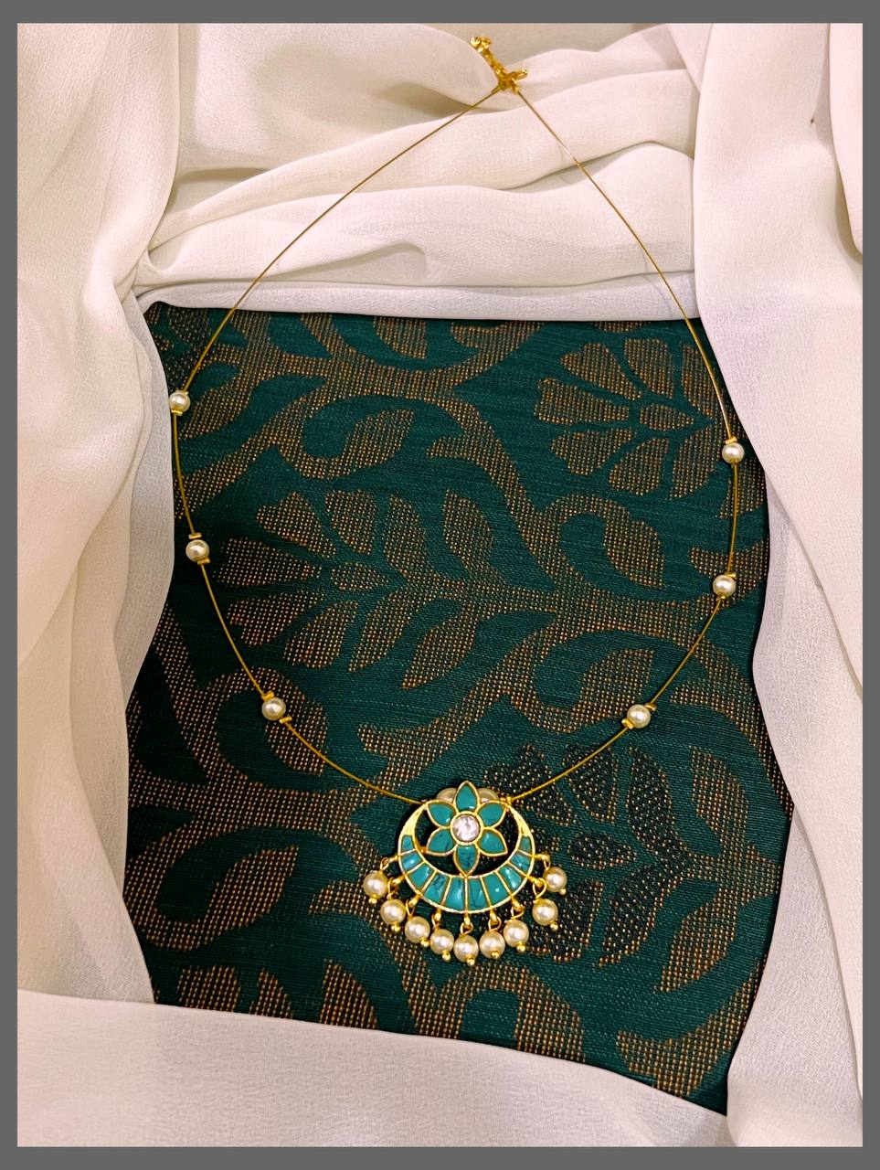 Invisible Chain With Chandbali Pendent - KN00423