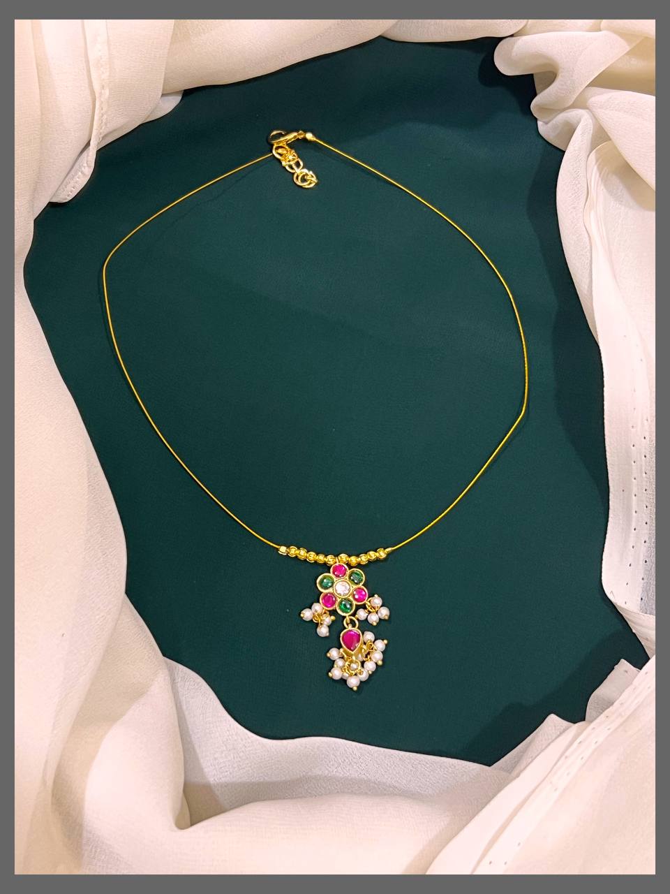 Invisible Chain With Flower and Pearls In Kundan - KN00453