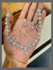 Elegant White Victorian Necklace - VN00124