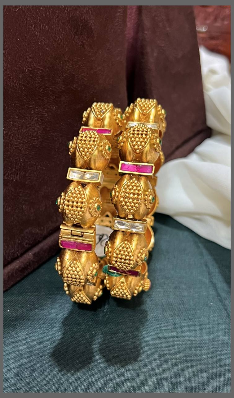 Antique Multi colour Bangle in Kundan - BG00328