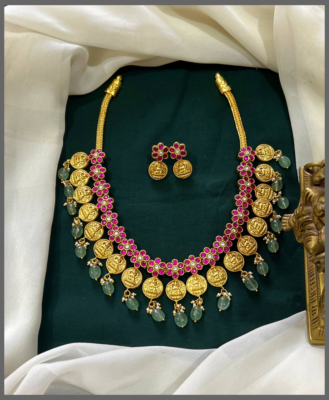 Jadau Kaasu Necklace with Screw Earring - KN00581