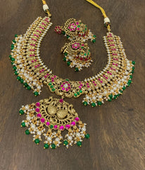 Jadau Short Necklace With Guttipusalu - KN00665