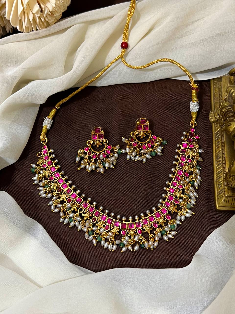 Pota Stone Necklace With Pearls - NN00934