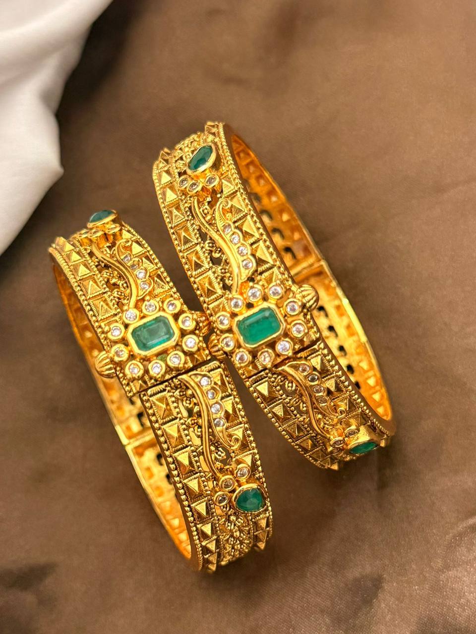 Nakshi Emerald Designer Openable Bangles - BG00721