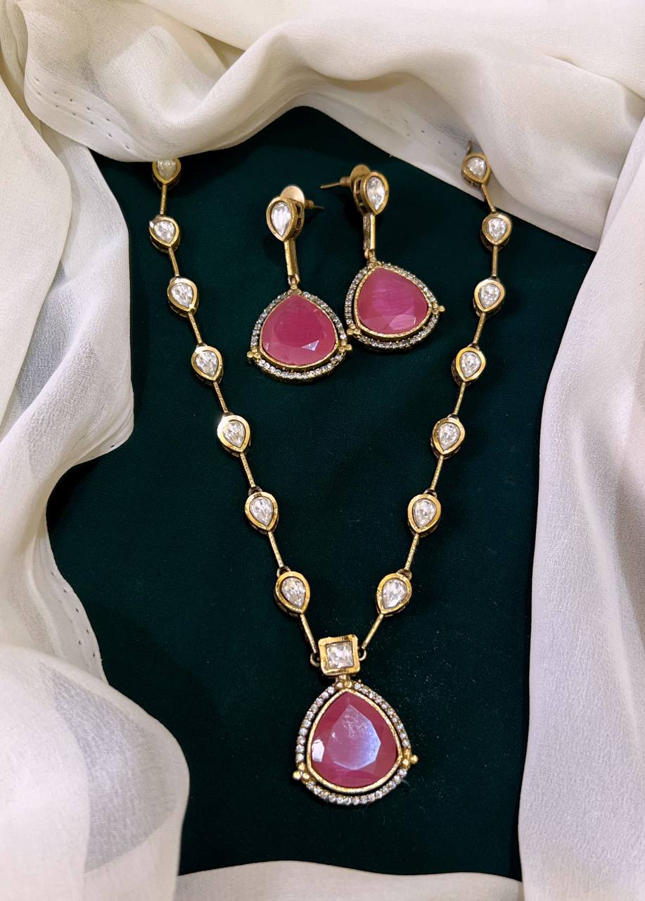 Elegant Pink Victorian Necklace and Earring - VN0062