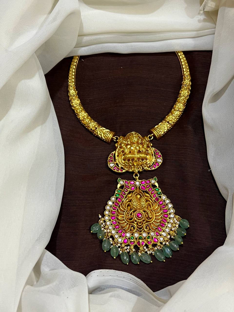 Gold Polish Kante Set With JAdau Double Pendant - KN00527