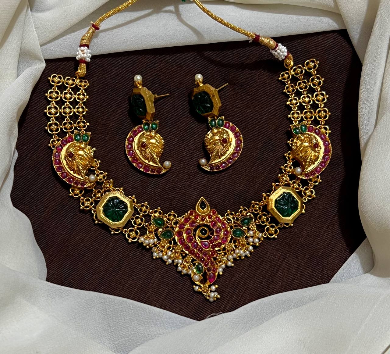 NakshiJaali Necklace With Shanku Pendant - NN00180