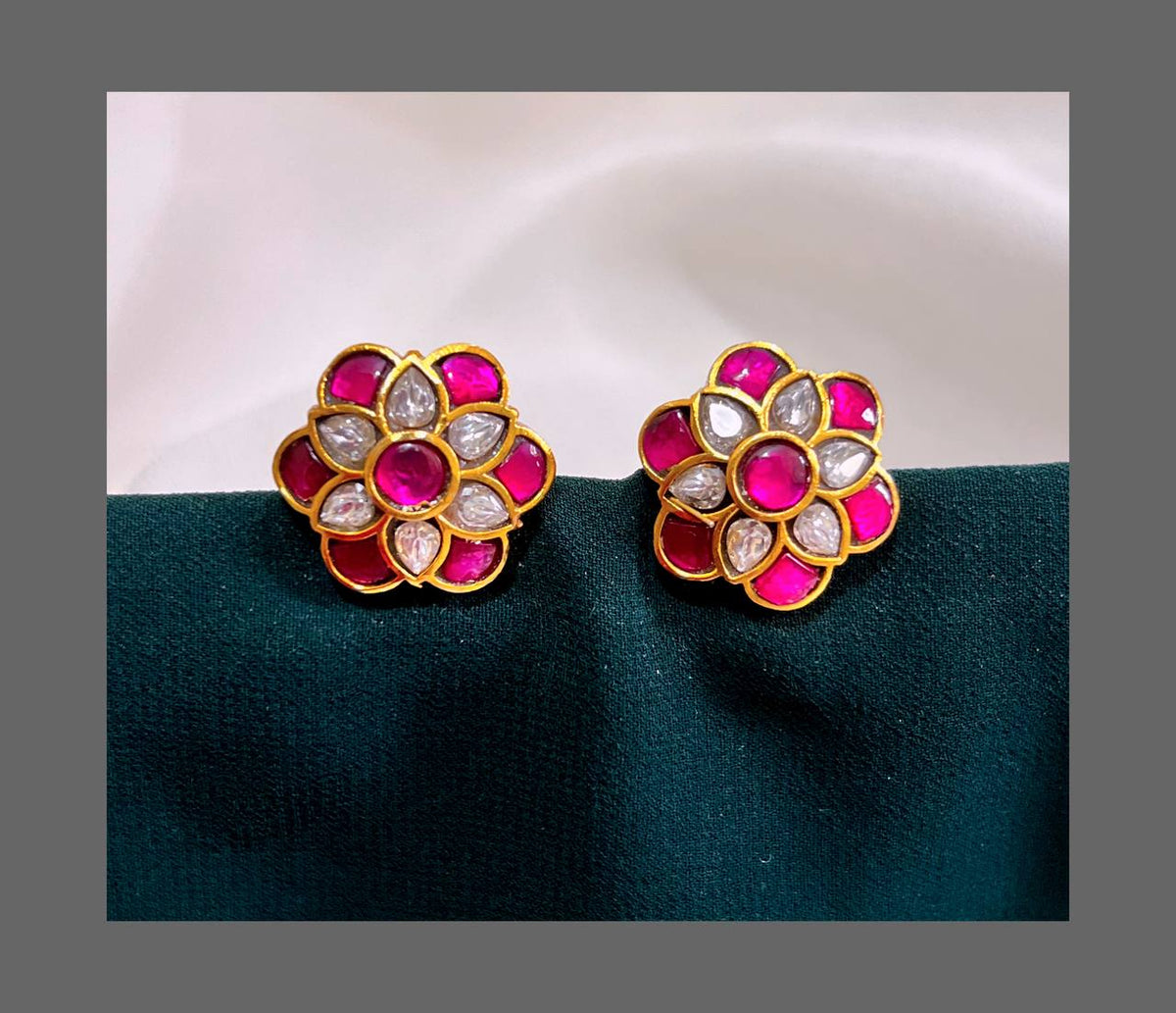 Ruby and White stone Stud Earring in Kundan - KE00226