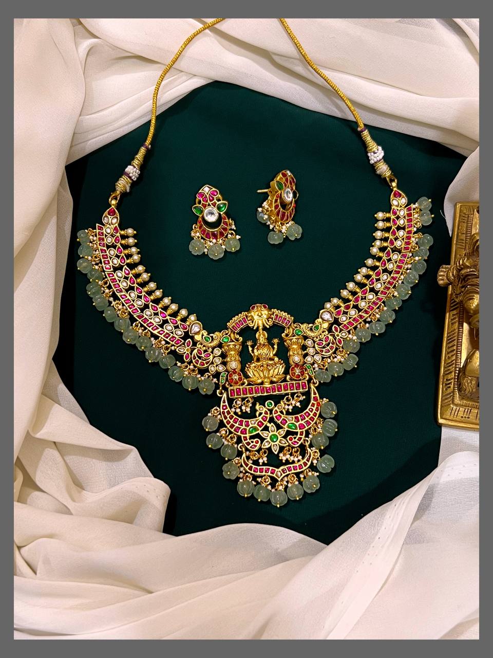 Jadau Lakshmi Kundan Necklace - KN00467