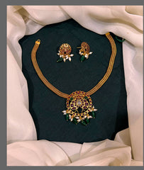 Peacock Pendent Chokar in Nakshi - NN00549