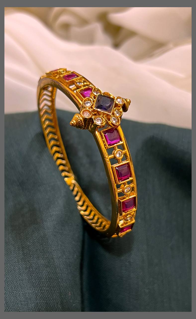 Kempu Openable Nakshi Kada  - BG00188