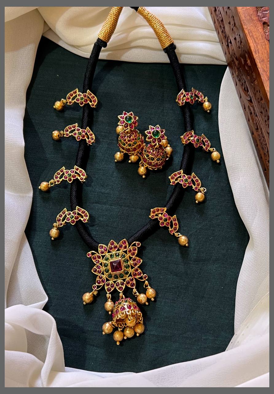 Multi Flower Pendant and side Pendants Necklace in Black dori - BD0090