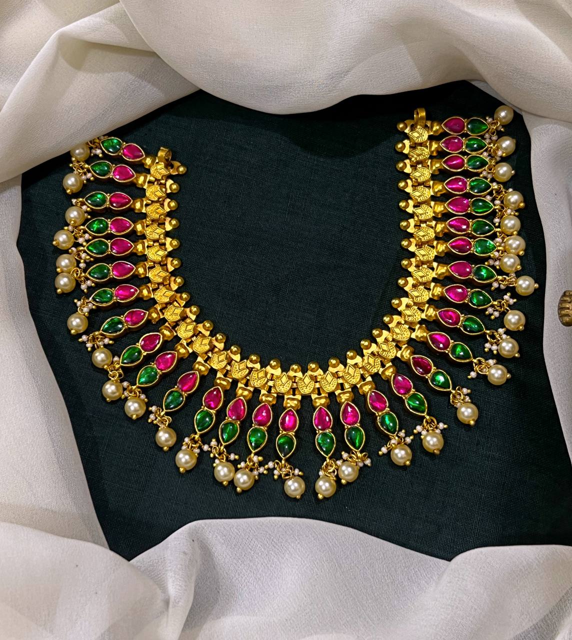 Jadau Double Leaf Necklace in Gold Polish - KN00590