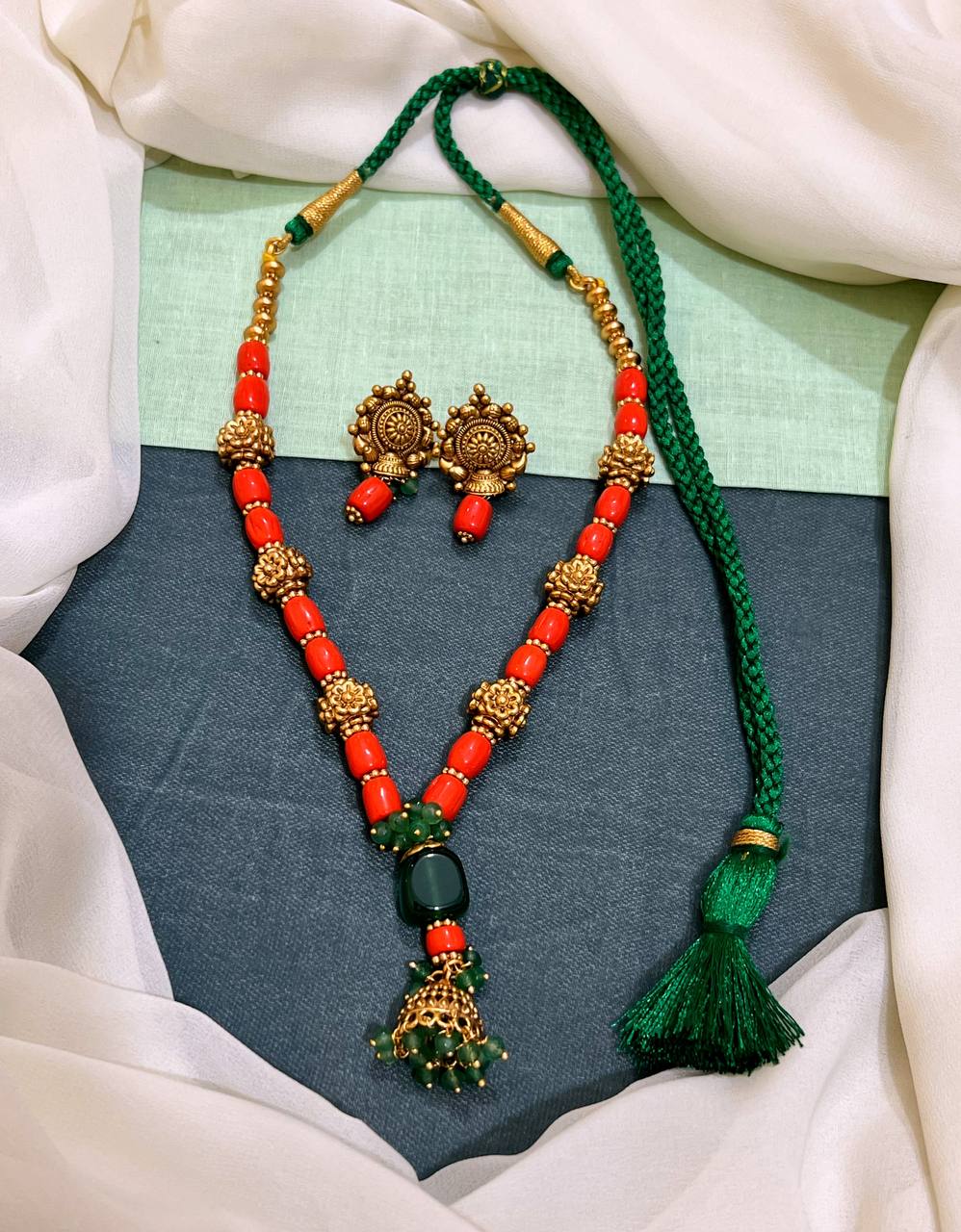 Coral Emerald in Naskhi Necklace - NN0079