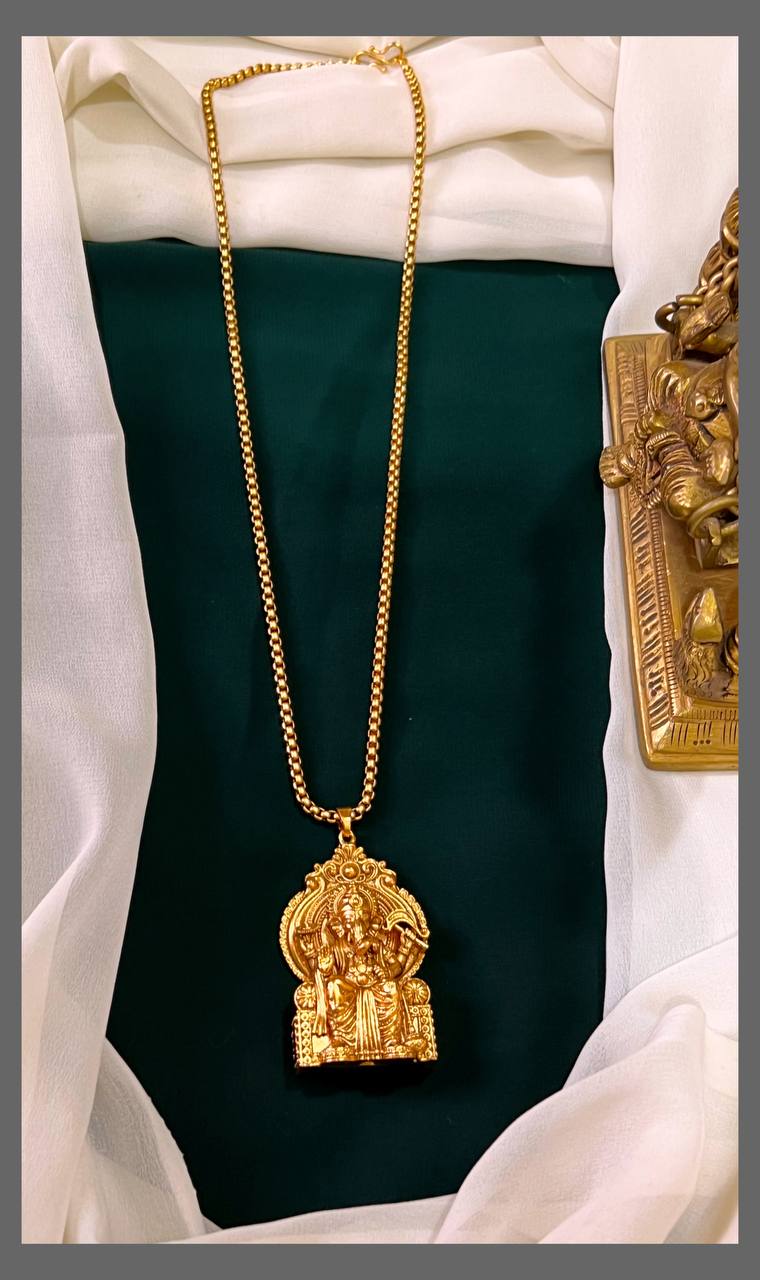 Ganesha Pendent With Chain In Nakshi - NN00437