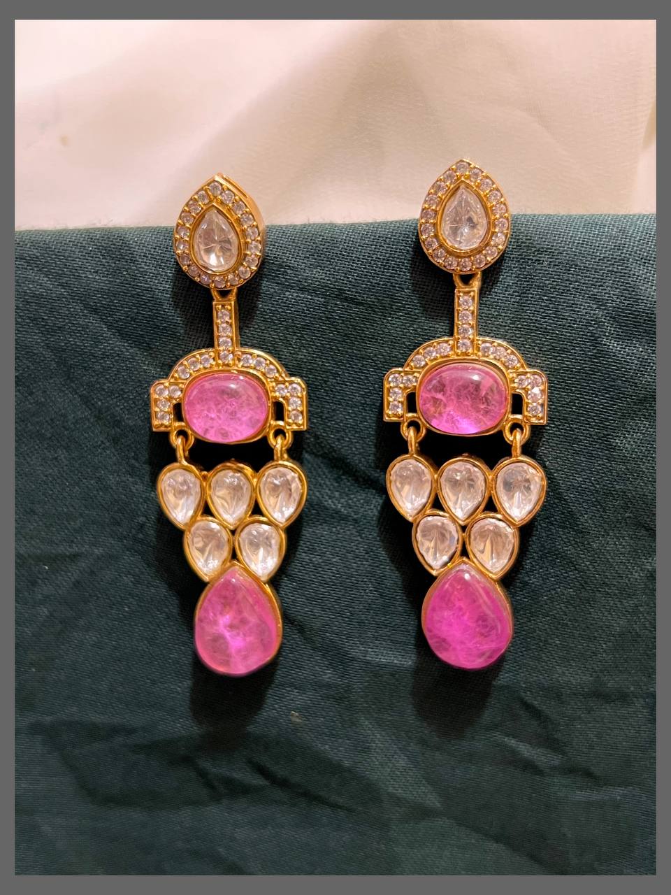 White stone Hanging Earring in Diamond - DE0011