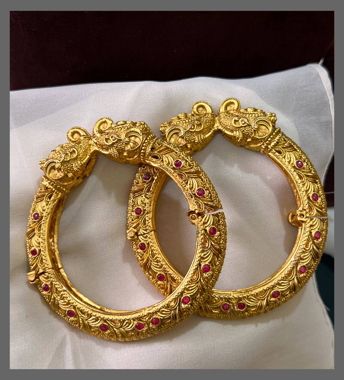 Antique Kada type Bangle in kundan - BG00308