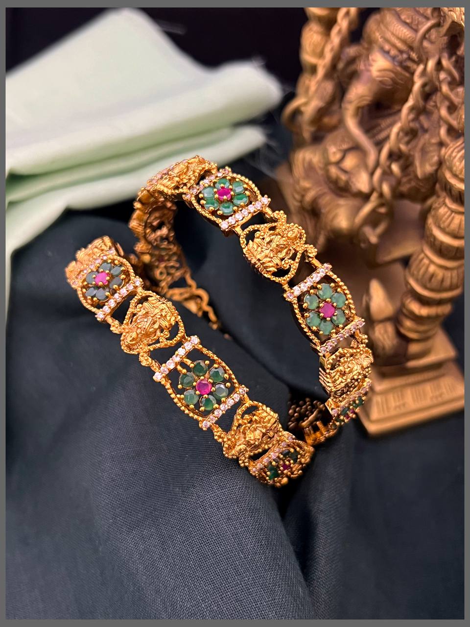 Lakshmi and Flower Banglesin Kundan - BG00521