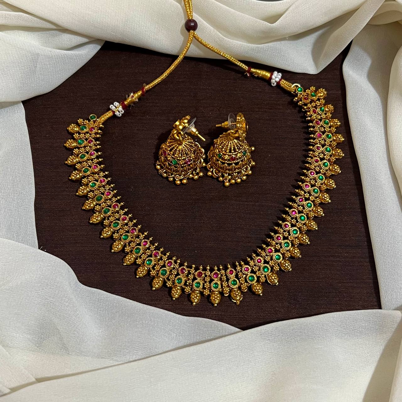 Nakshi Traditional Necklace with Kempu Stones - NN00958