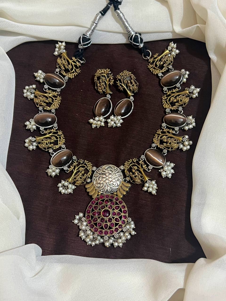 German Silver Nakshi necklace With Kempu Pendant and earrings - NN00989