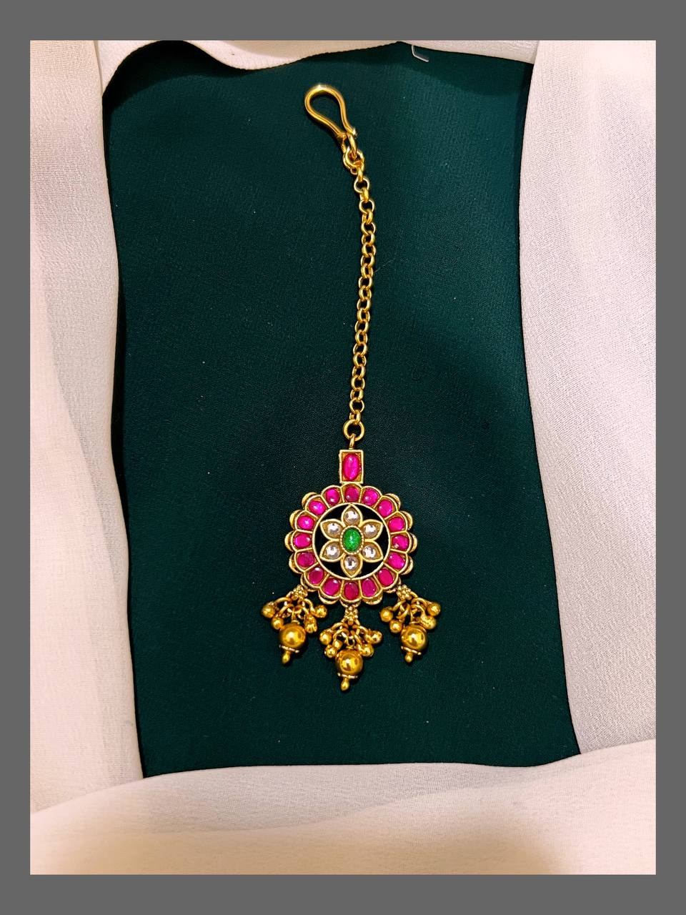 Flower Maang Tikka With Gold Pearl - HA0057