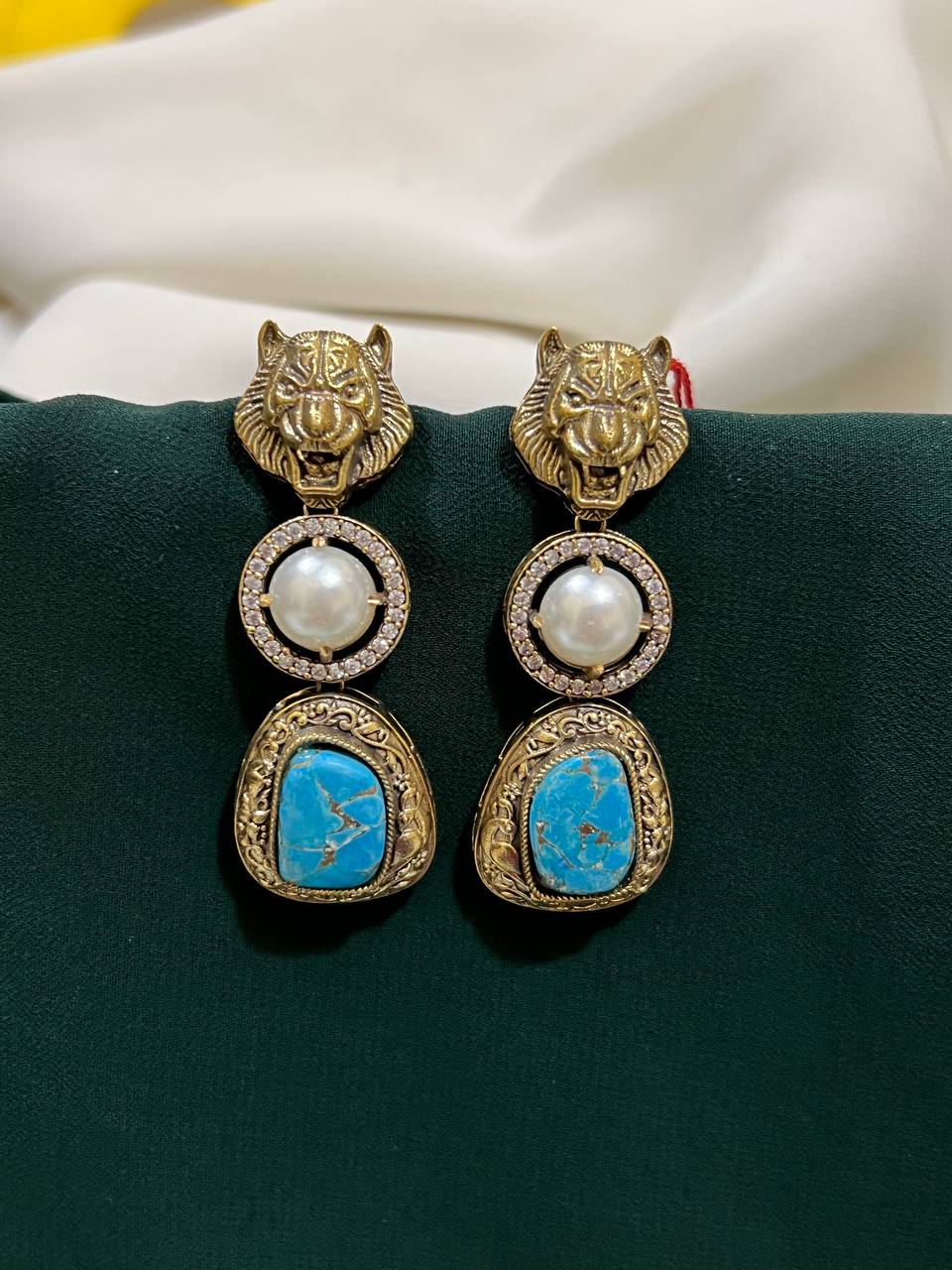 Tiger Earrings In Victorian - VE00137