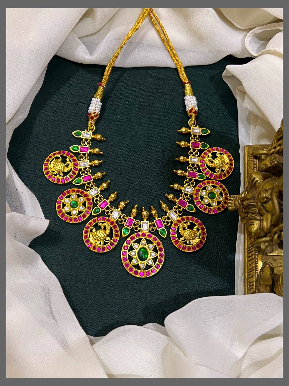 Peacock and Flower Necklace In Kundan - KN00542