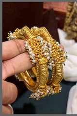 Kada Type with White and Gold Pearl Bangles in Kundan - BG00232