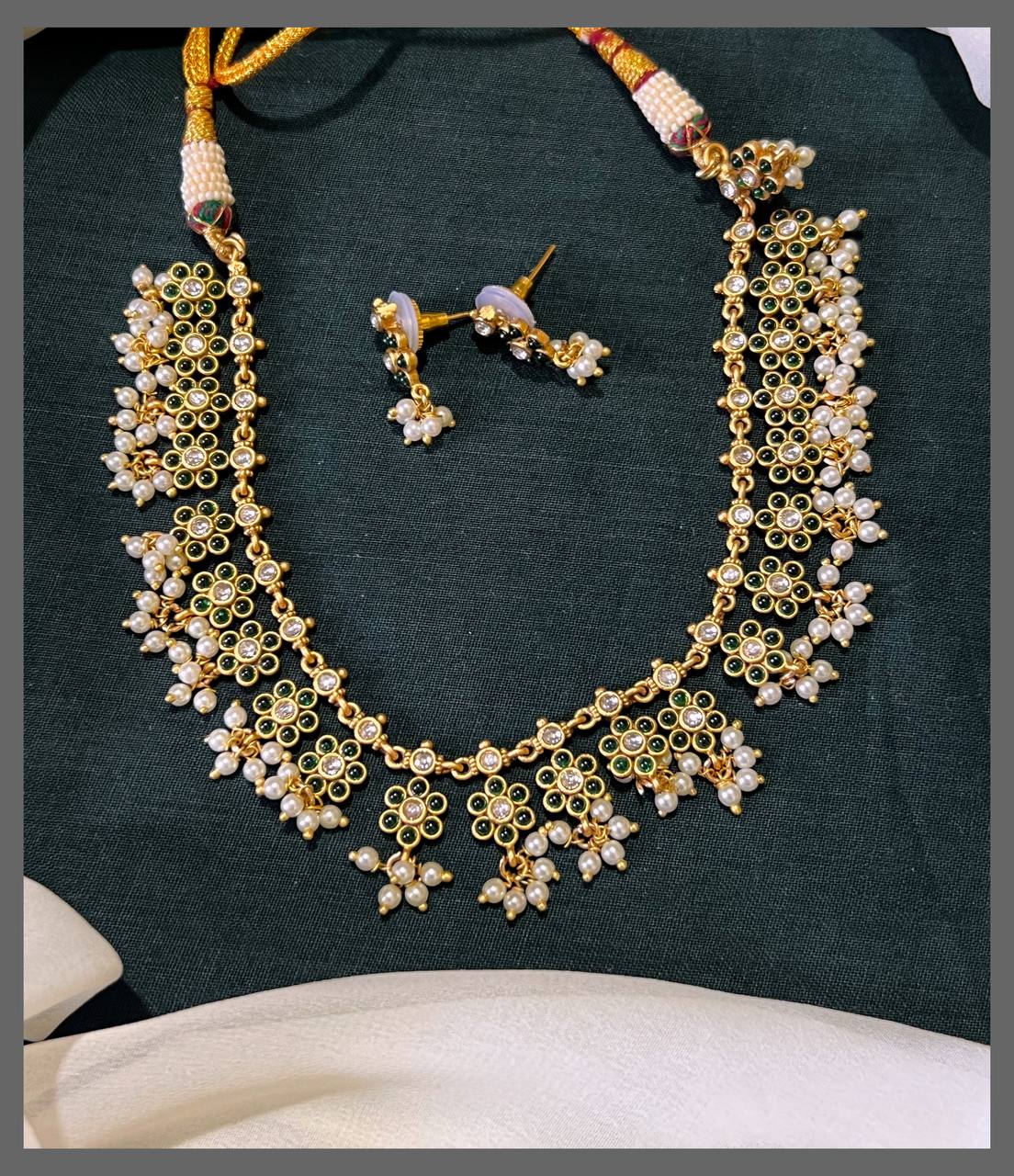 Emerald Flower Necklace in Nakshi - NN00752