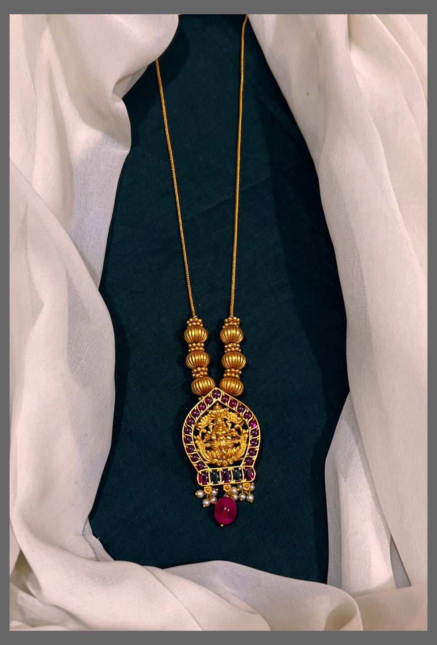 Lakshmi Pendent Necklace in Nakshi - NN00550