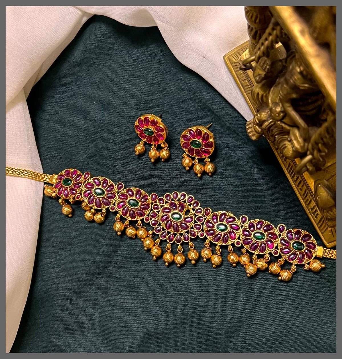 Multicolor Flower Choker In Nakshi - NN00669