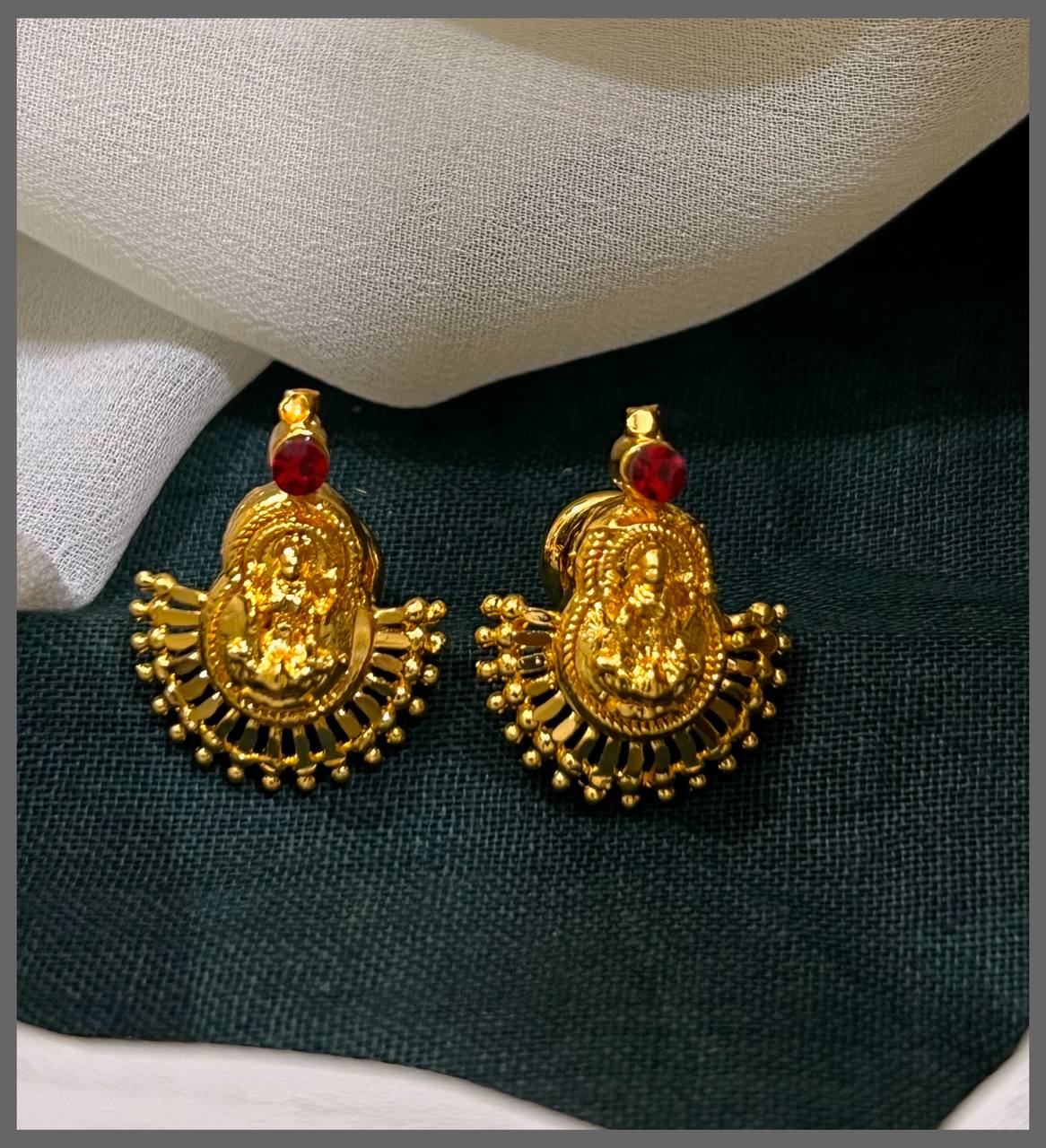 Lakshmi Nakshi Stud - NE00582