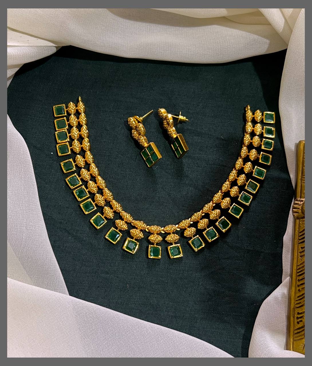 Beautiful Stone Necklace In Nakshi - NN00703