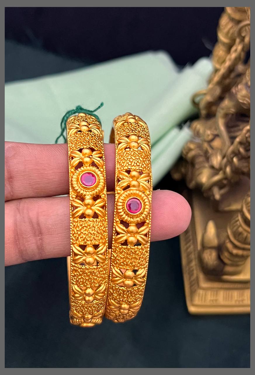 Ruby Stone with flower Bangles in Nakshi - BG00530