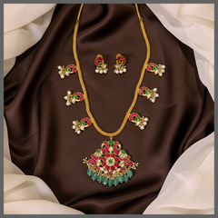 Beautiful Kundan Necklace With Pearls - KN00502