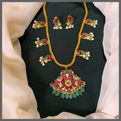 Beautiful Kundan Necklace With Pearls - KN00502