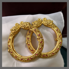 Antique Kada type Bangle in kundan - BG00308