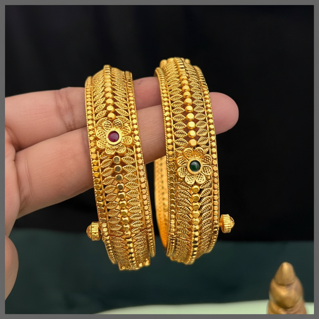 Antique Flower Screw Bangles in Kundan - BG00488