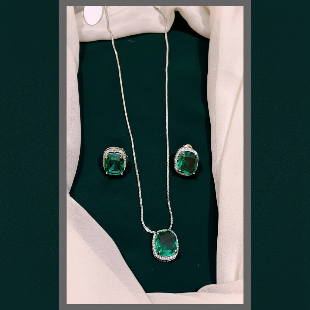 Beautiful Stones Pendent In Diamond Necklace - DN0037