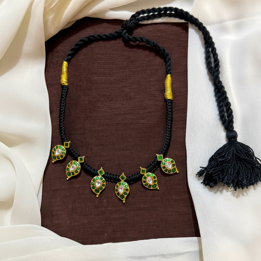 Jadau Mango Pendant Black Dori - BD00133
