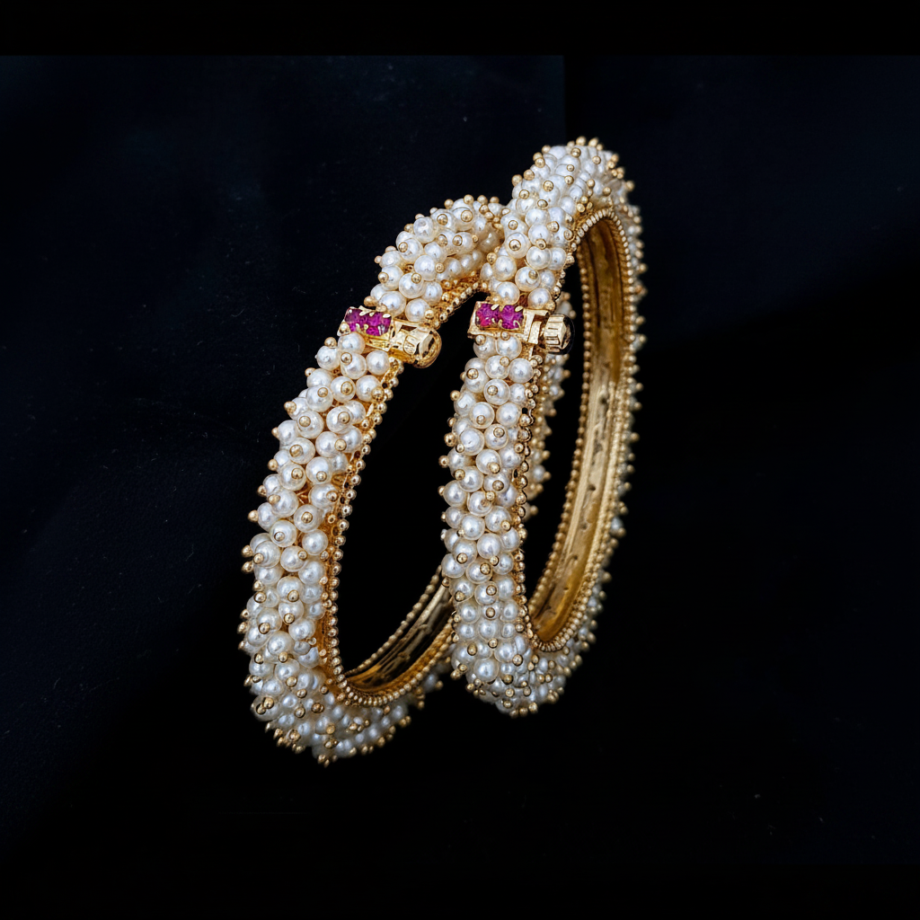 Bangles screw open gold finish in Kundan - BG00185