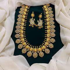 White Stone Bottumala with Peacock Chain  - NH0035